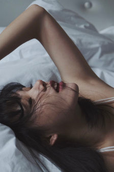 扶着老师的肥臀播种怀孕小说